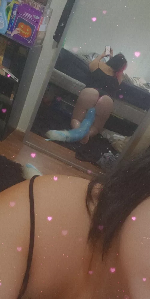 Love having my tail in 😋🖤
