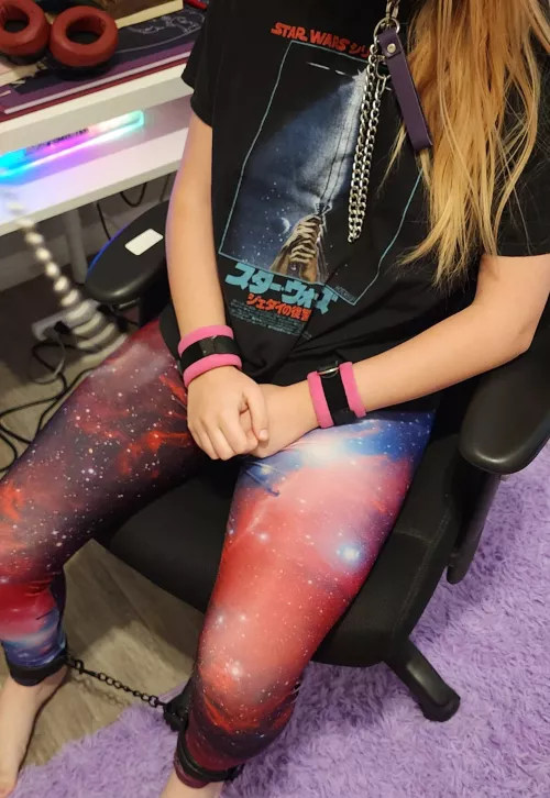 【OC】When a stupid puppy asks to play Genshin while I shower.