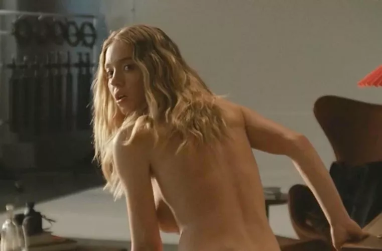 Once again Sydney Sweeney owns my cock.