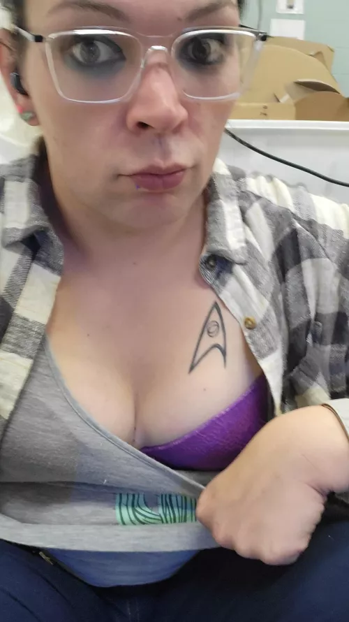 [T] Bored at work decided to go mild. 😉💜