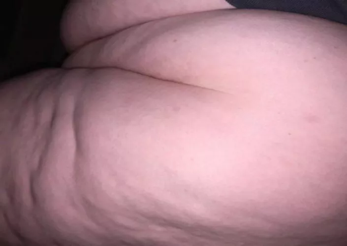 Told my coworker I like big girls and she sent me this 😳