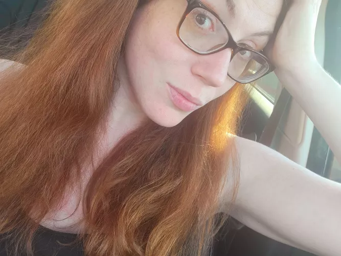 Buon Ottobre! Happy October! The best month! Also, happy world vegetarian day, happy Italian heritage month, and happy birthday month to meee! 💜🖤🧡🧙‍♀️🦂