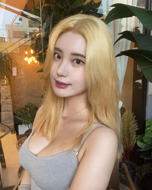 Cute blonde cleavage