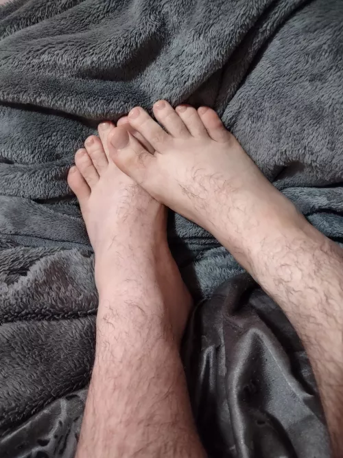 everyone tells me they are beautiful but I'm a slut.i just want someone to tell me they would piss on them and bite them 😭