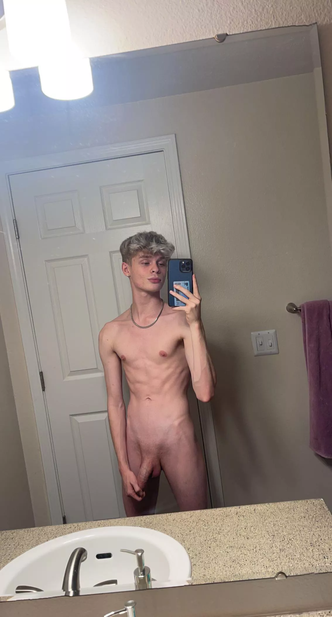 I’m horny 🍆