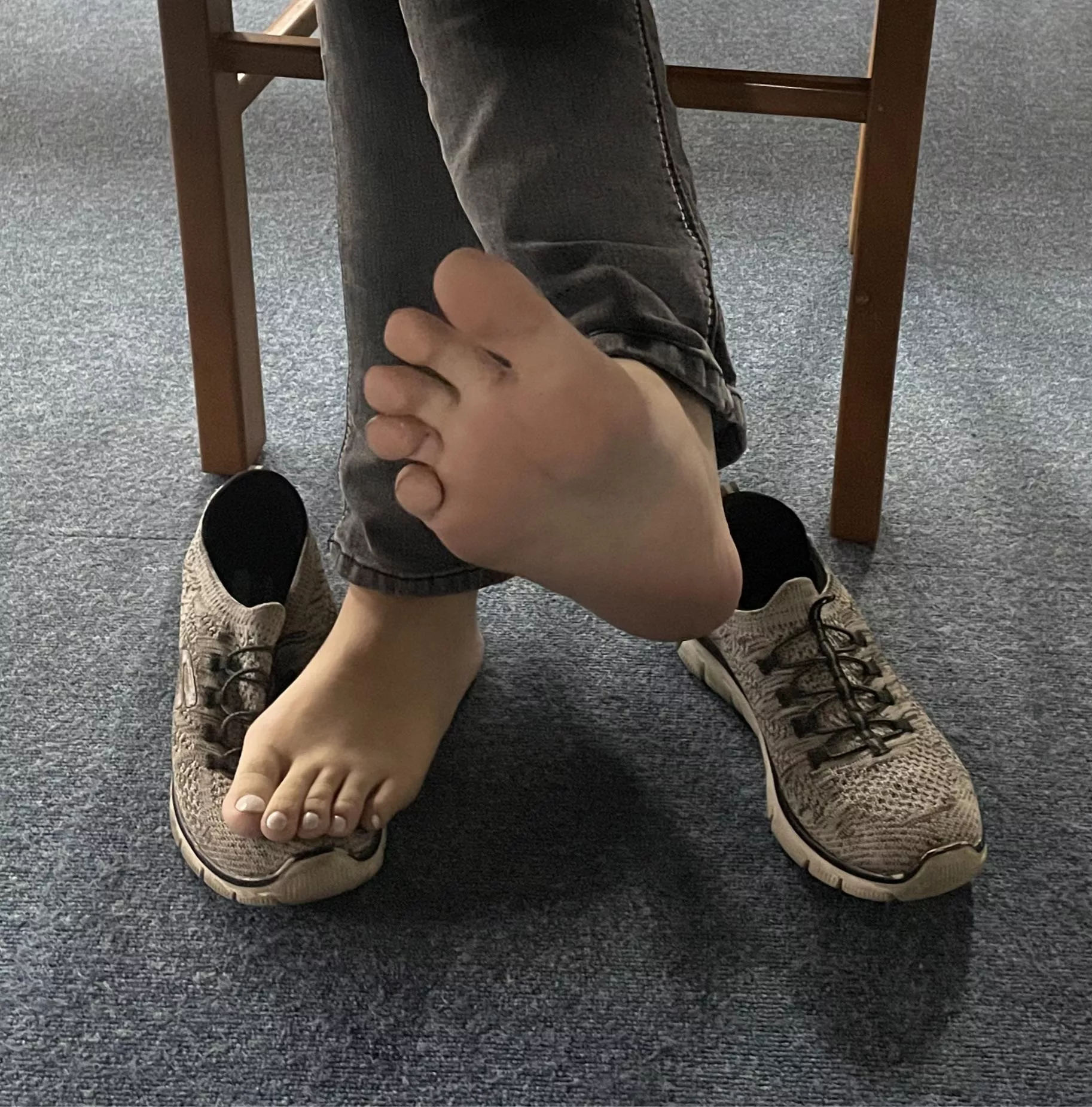 Library feet🙈