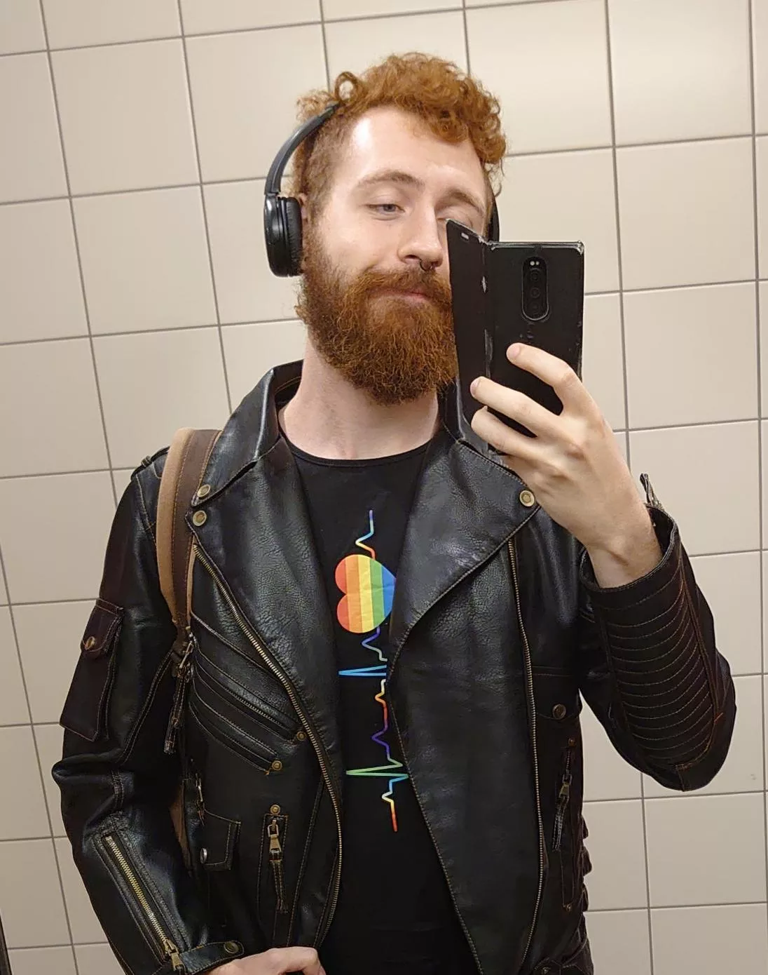 random good bathroom selfie