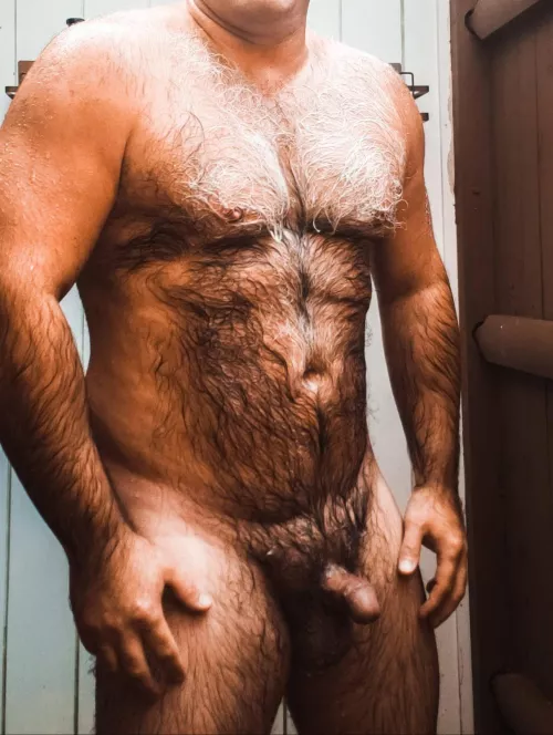 The family has no idea what fun I'm having in the outdoor shower 😉 [41]