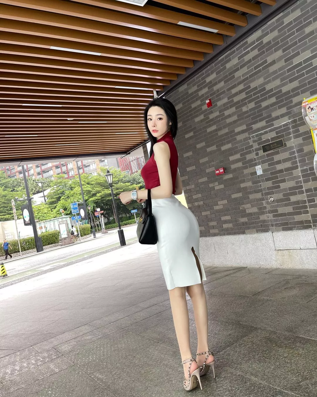 Tight skirt
