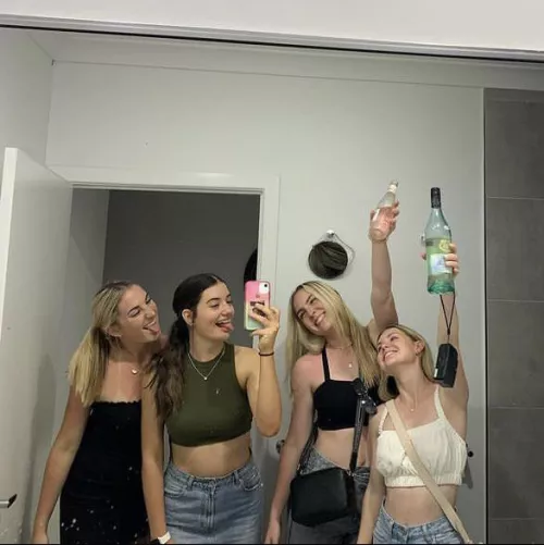 Which pretty girl would you choose?