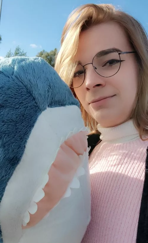 Enby Femboy with da shark 😎