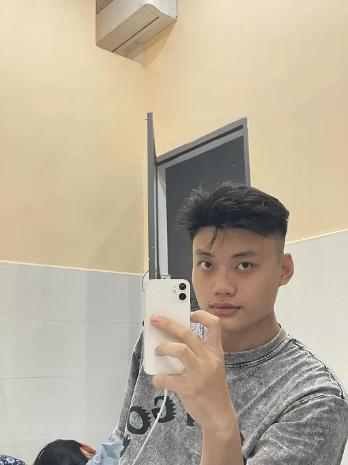 I’m sitting here in the bored room :((