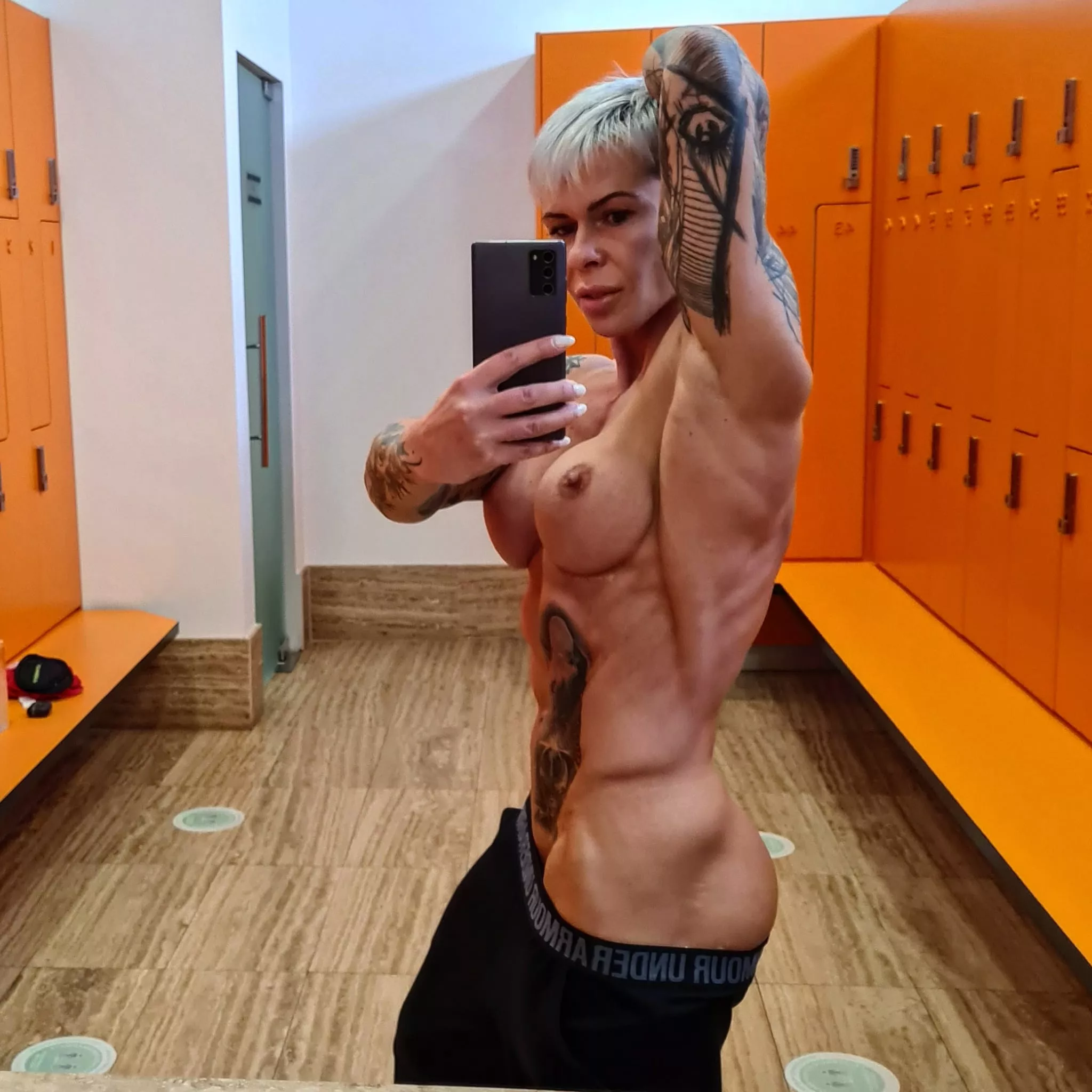 Selfie after HARDCORE GYM workout 🥵