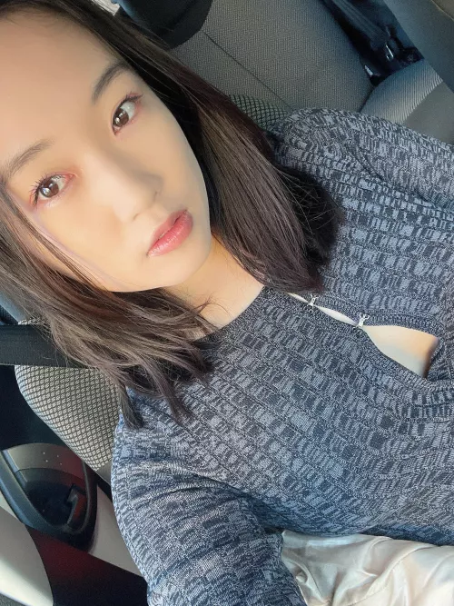 You need to undo my top 😉 to see that I’m braless