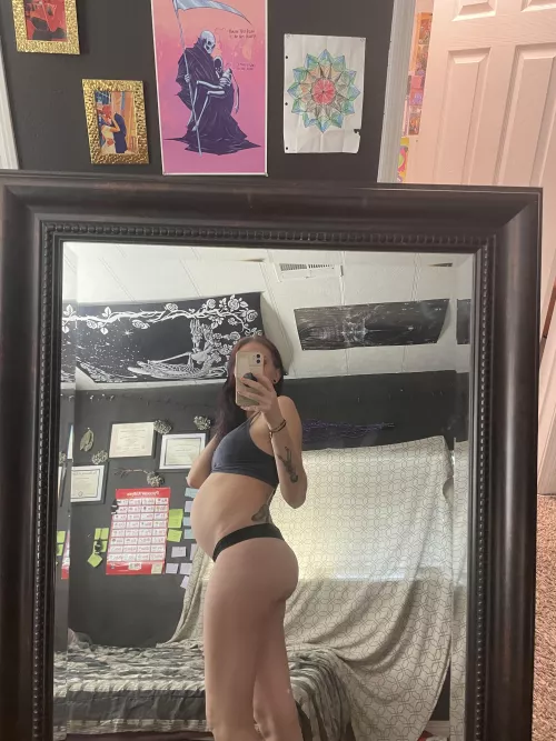 Any other short mamas out there needing to prop their mirrors up to see whole body 😅#shortgirlproblems