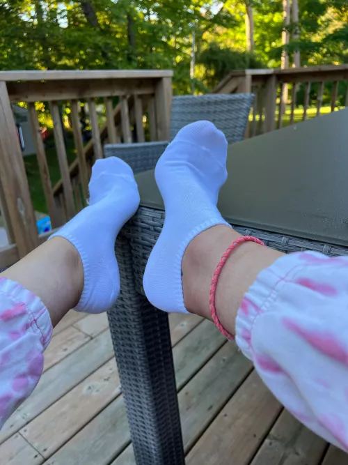 Fresh pair to start the week off on a good foot 😋 who wants me to dirty them for you?