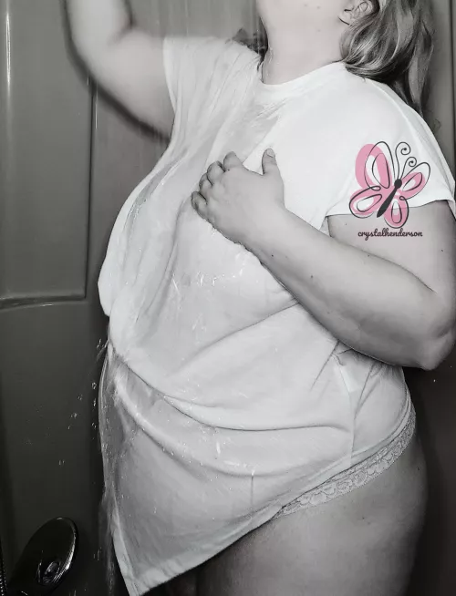 Oops... I got my tshirt wet🙈