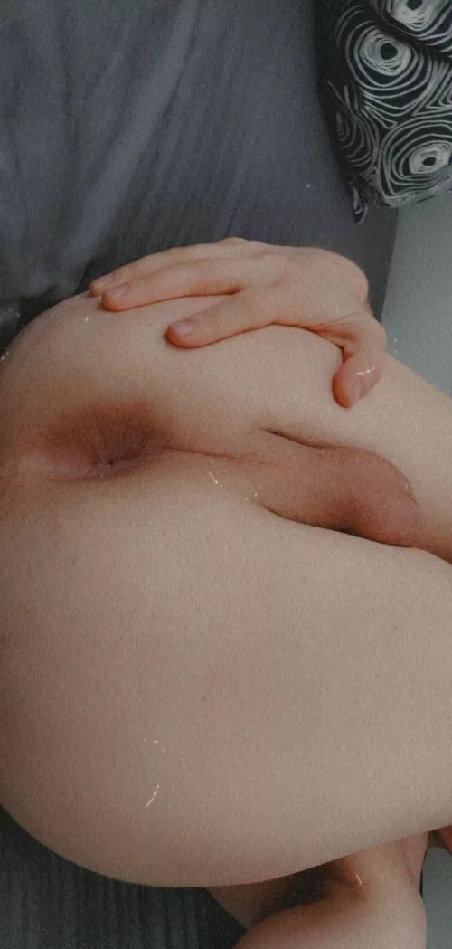 (18) i need some cock in me 😩