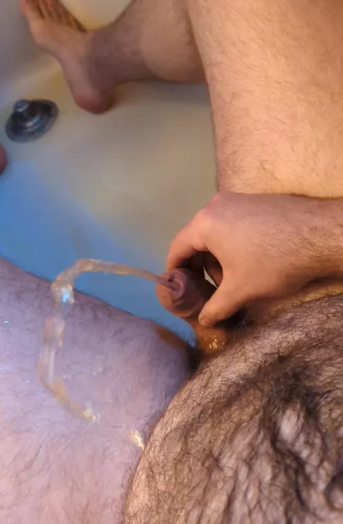 23m tired of my own piss I need some guys hot streams.