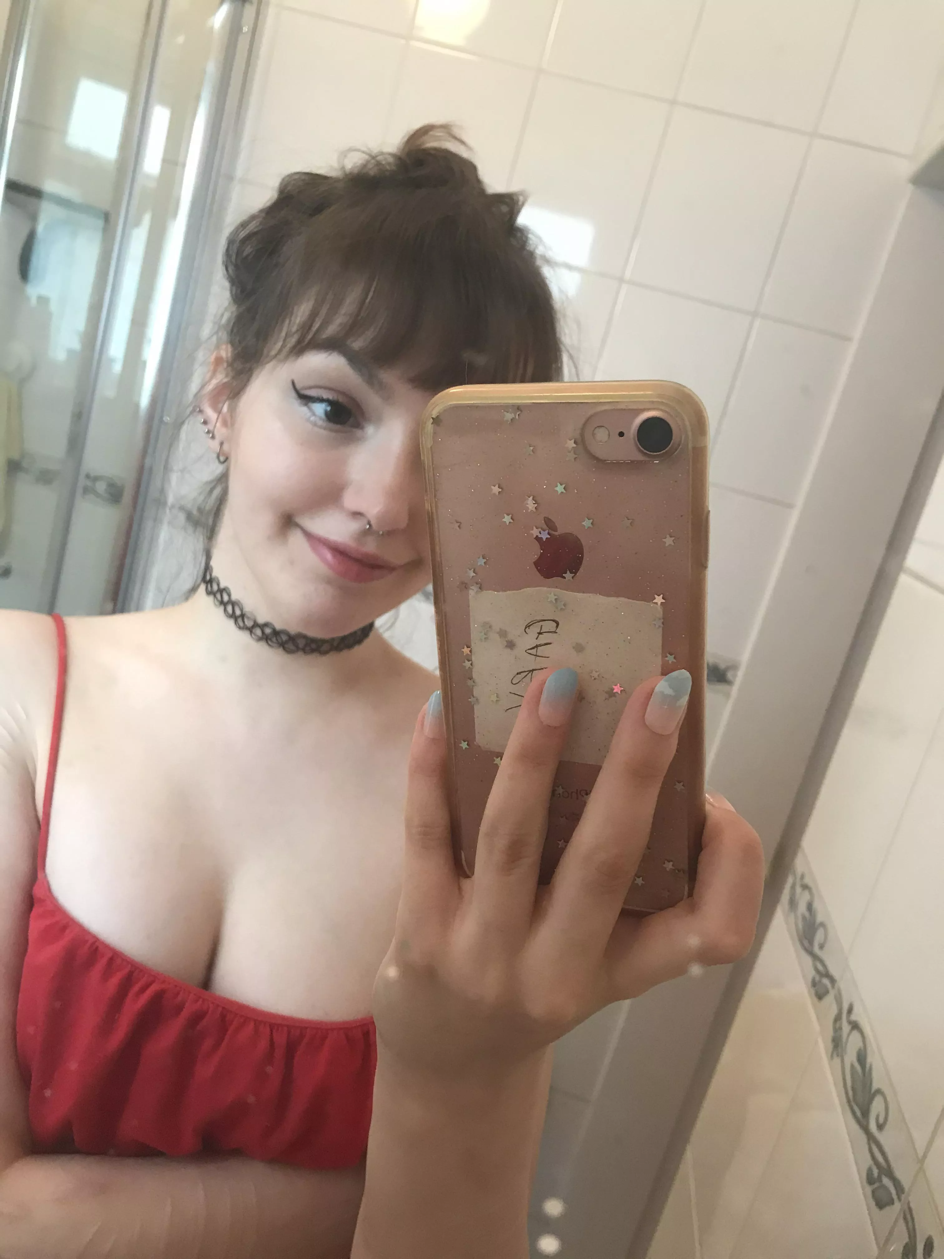 (f) lil mirror selfie 🥰