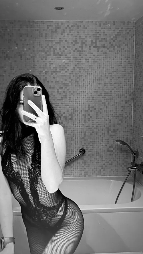 I feel so sexy in this, hope you like it...😈