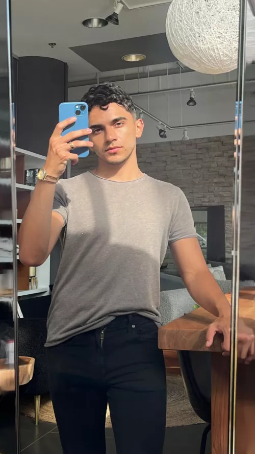 Im like a cat, I’ll sit in the sunlight, take a nap, eat and then do it again 😂