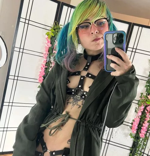 k.i.k belindakaren31 I will study you in all your aspects for knowing until you can arrive, an I will be very patient to give you the right education a real slave must have. Only in this way you'll be happy. The real slave is happy when he feels she is 