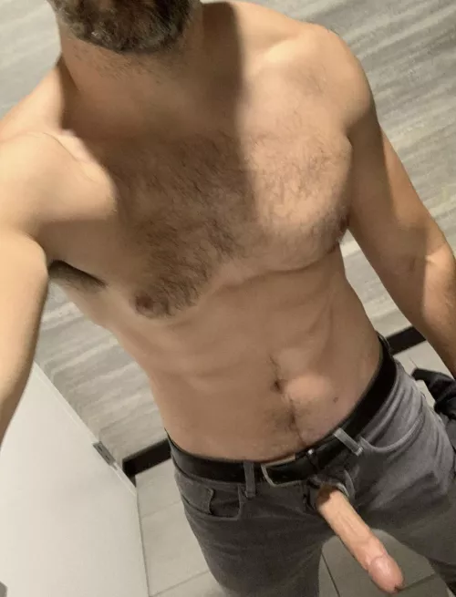 Little do my co-workers know what’s happening in the bathroom [37]