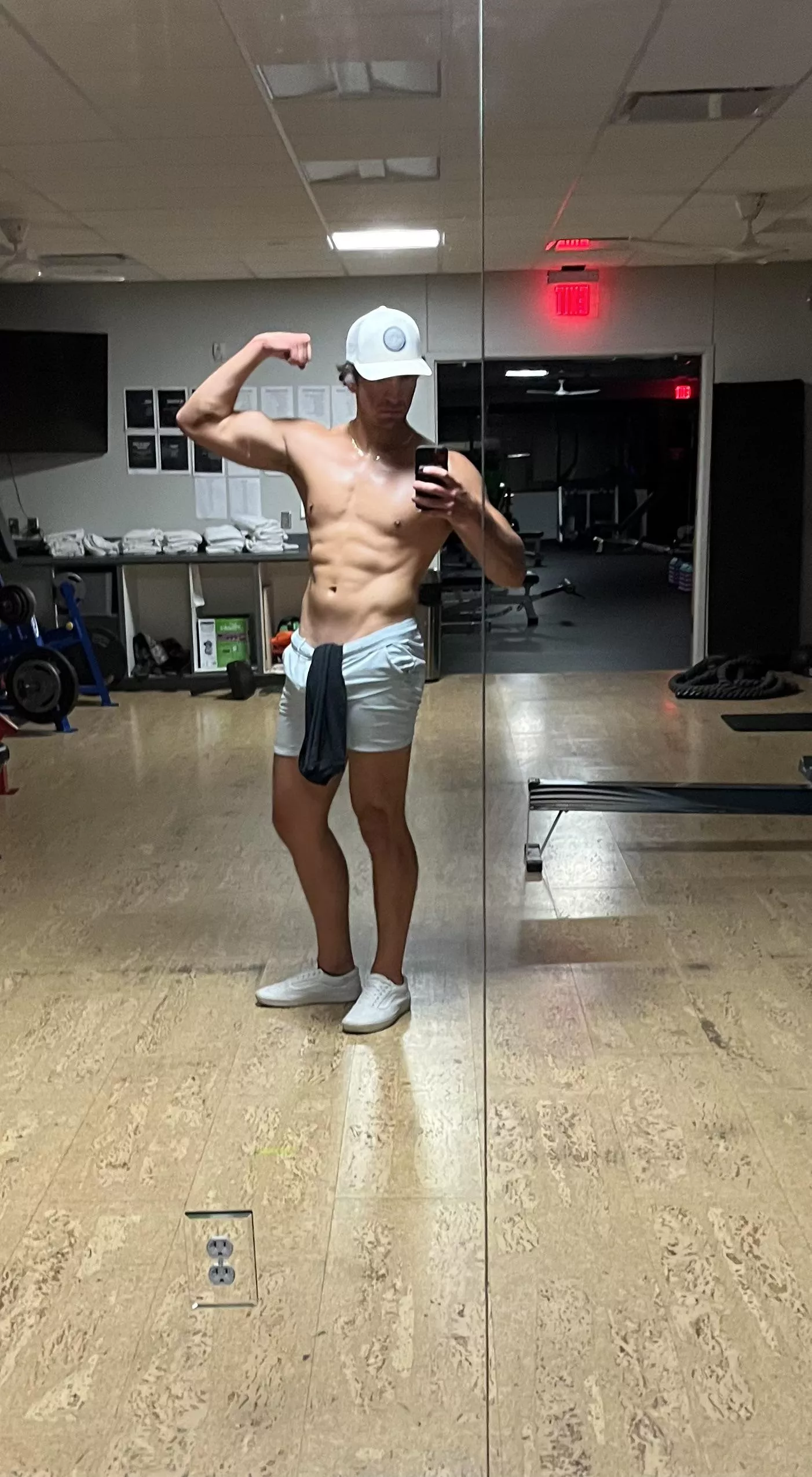 [m] 25