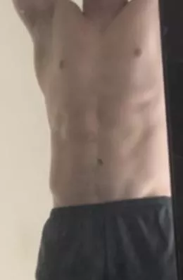 [M] leg raises