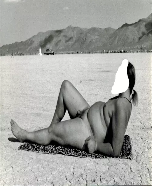 Oakhurst California - My B&W Selfie photo is me at the Burning Man fest in the Black Rock Desert. I'm a single versatile man seeking someone single and age 21+, to meet in-person for fun, FWB, NSA encounter. You live in Coarsegold, Oakhurst, Bass La