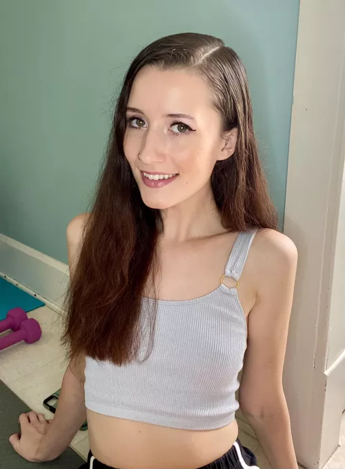 Raise your cock if I turn you on😘