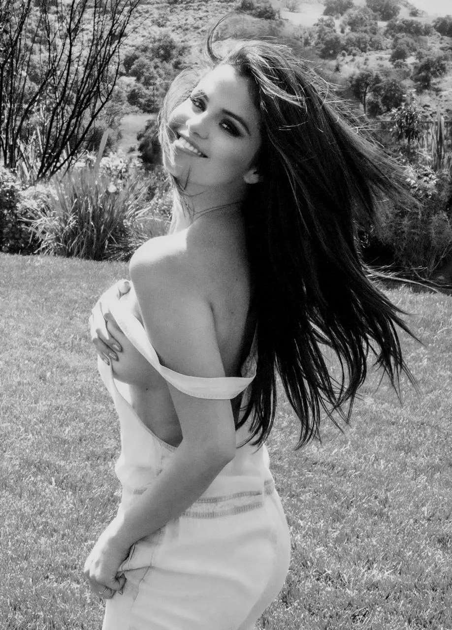 Selena gomez.