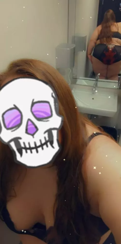 26 days until my birthday... who's gonna give me my birthday spankings...😈