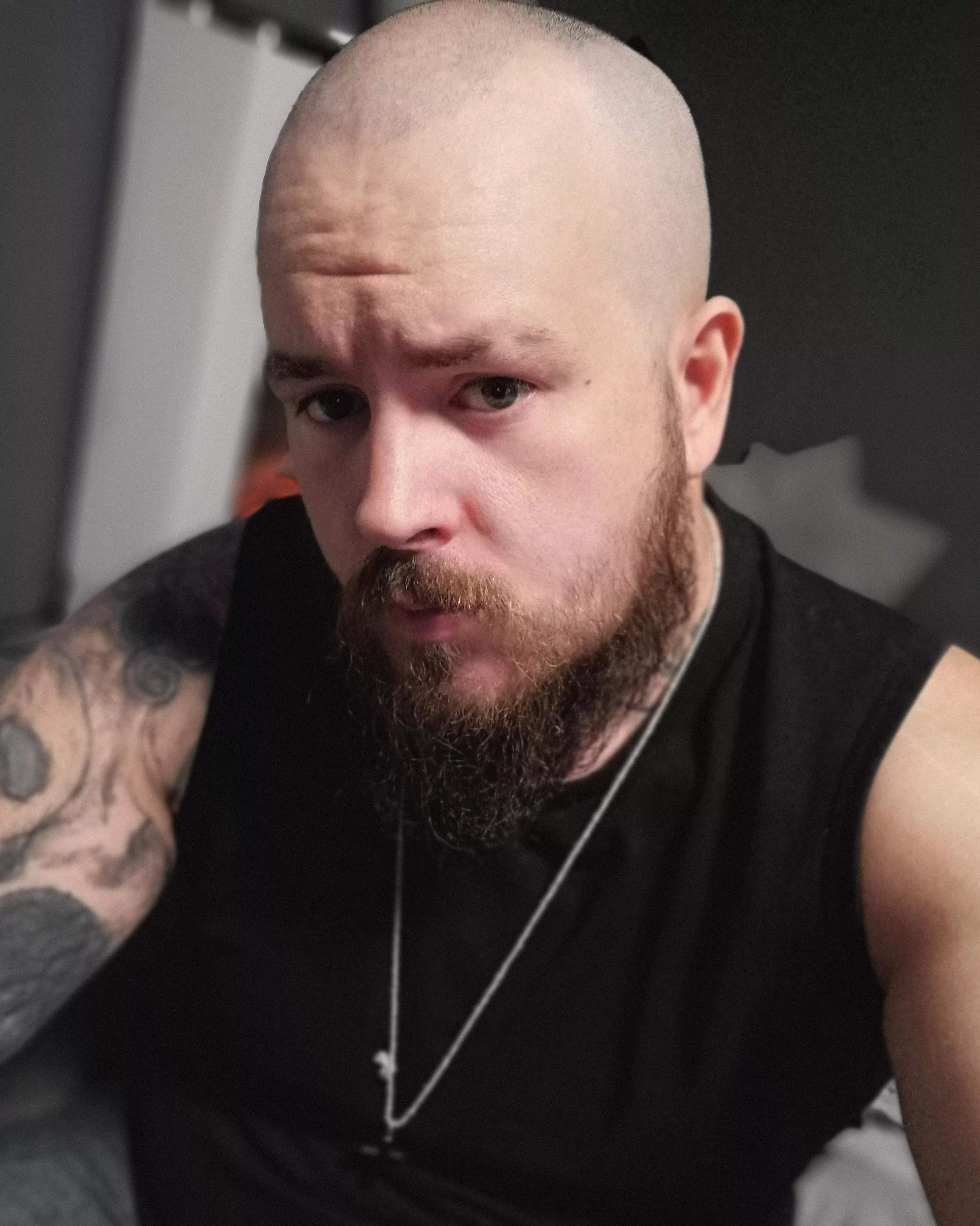 A few days ago i got really drunk and fully shaved my head.... What do you think? 😬