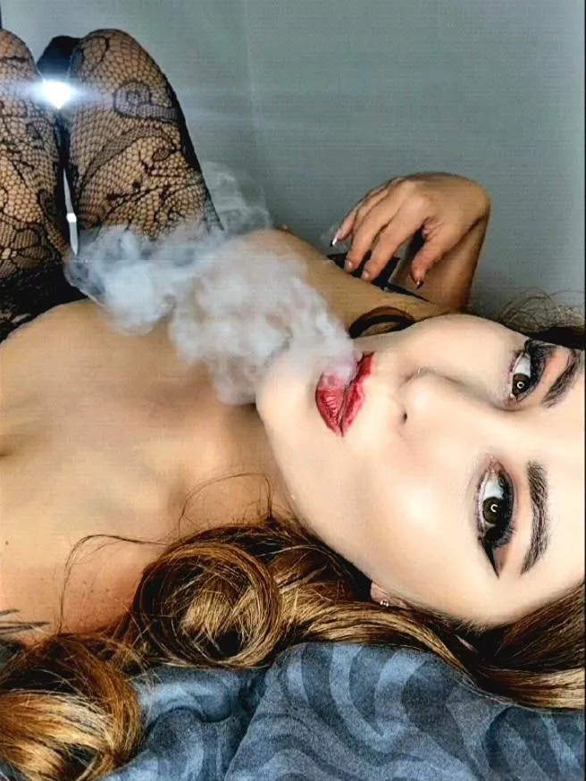 Exhales 🔥 🚬