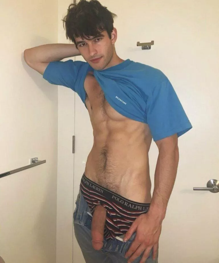 hot young man 🤤