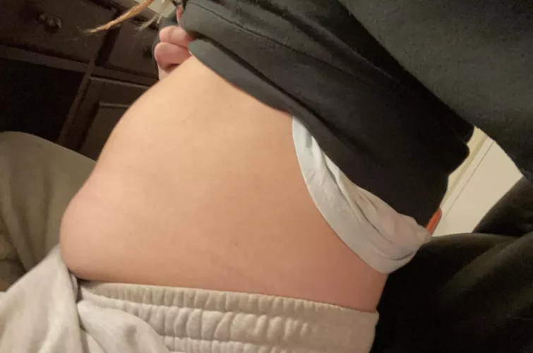 I’m not even that fat, I’m just really full here.. I could totally pass for thin on an empty belly