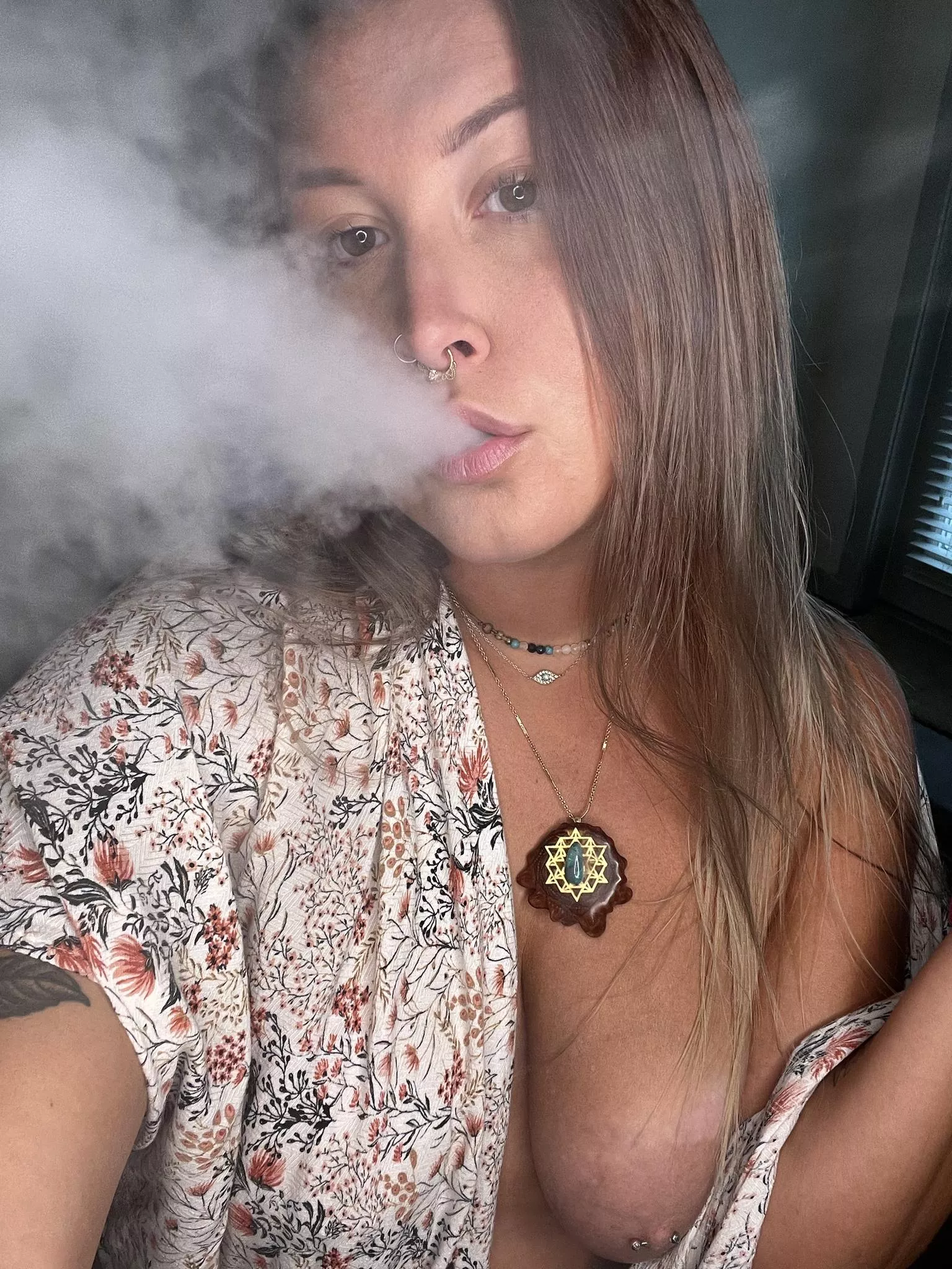 Peek-a-boob