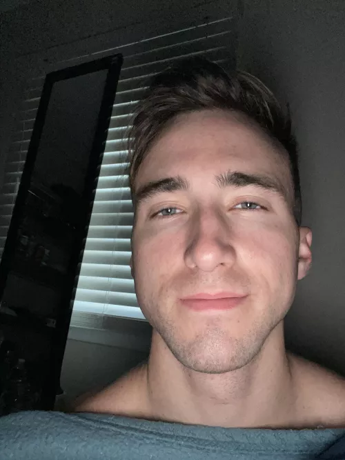 Wanna skip work and come snuggle with me?? 🥺