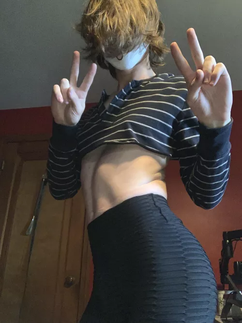 Anyone want a gamer boy? CSGO mainly 😜