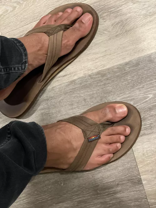 Heading to work with feet exposed in Rainbow flops. What would you do to these under my desk? 😉😈👣