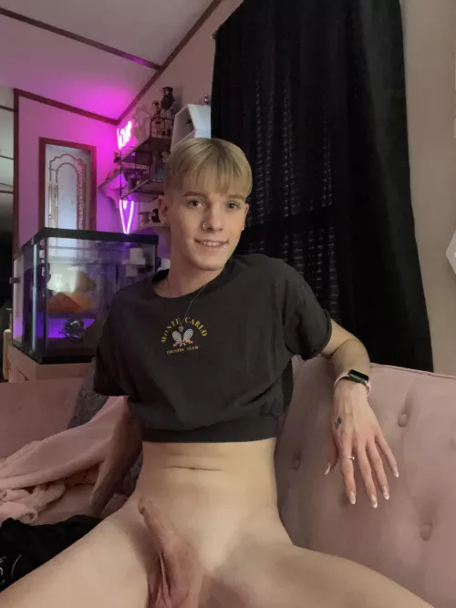 i like twinks with realistic body standards 🥰