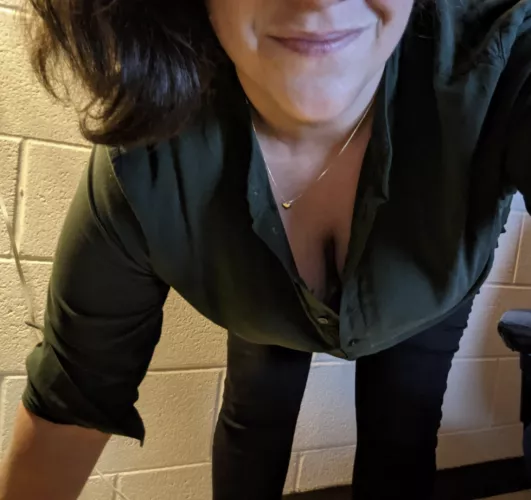 is this shirt good (f)or parent/teacher conferences?