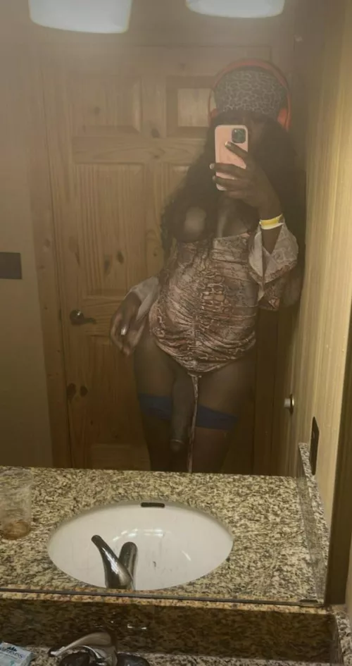 😘😘love this photo of me❤️💦 book me and let me shove it in your throat