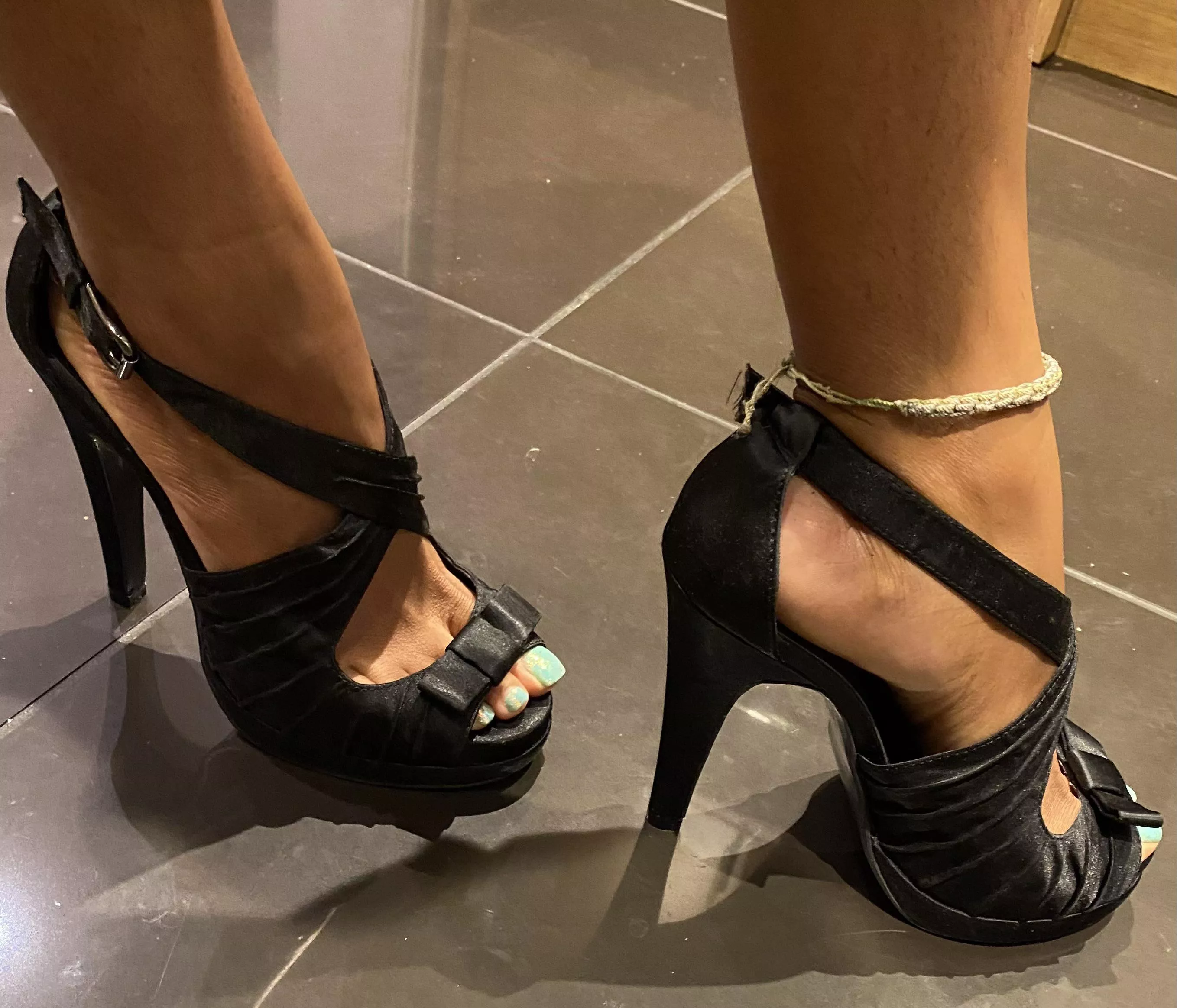 New heels 🖤👠