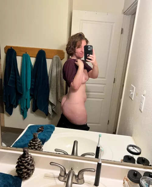 Nothing like a mirror ass selfie