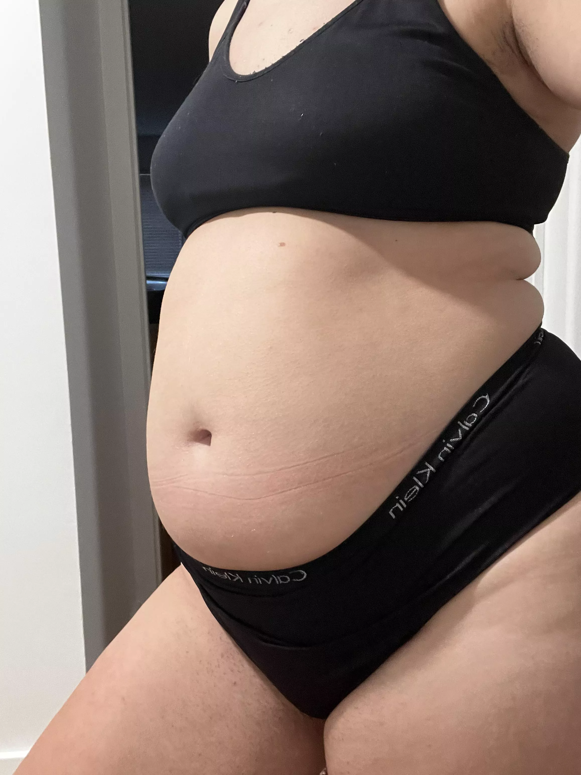Pregnant or stuffed belly ? 🤰