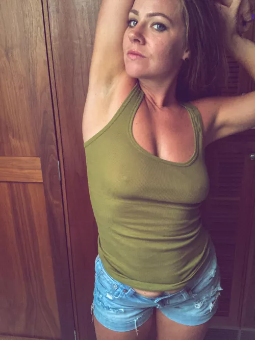 Safe to say I’ll never wear a bra again 😏