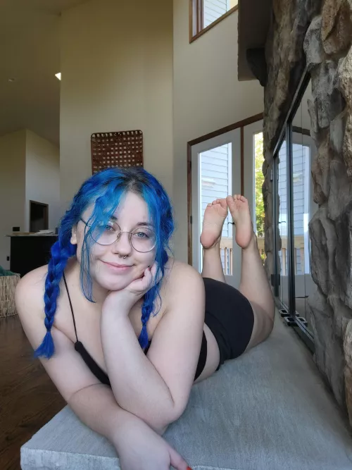 The pose is such a fun way to show my soles!